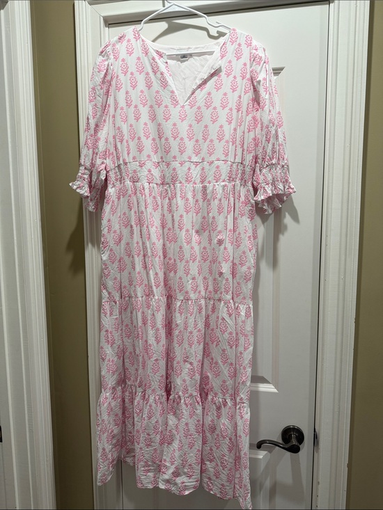 Chic Soul Dresses & Skirts - Chic Soul White and Pink Printed Maxi Dress